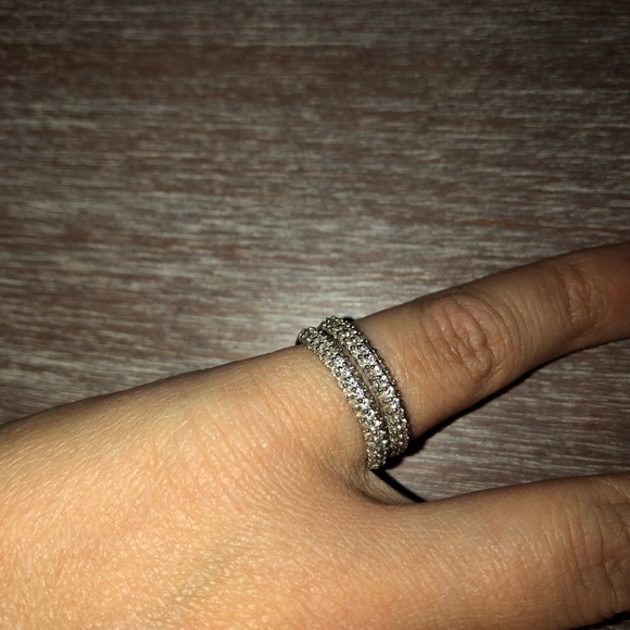 ONE Wedding Band - Picture 4 of 8